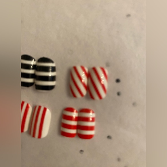 New ❤️ Queen Of Hearts ❤️ Red, Black & White Manicure Press Pop On Nails - Picture 4 of 13